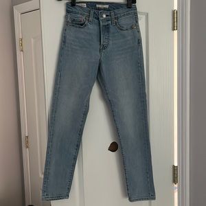 Levi’s light jeans